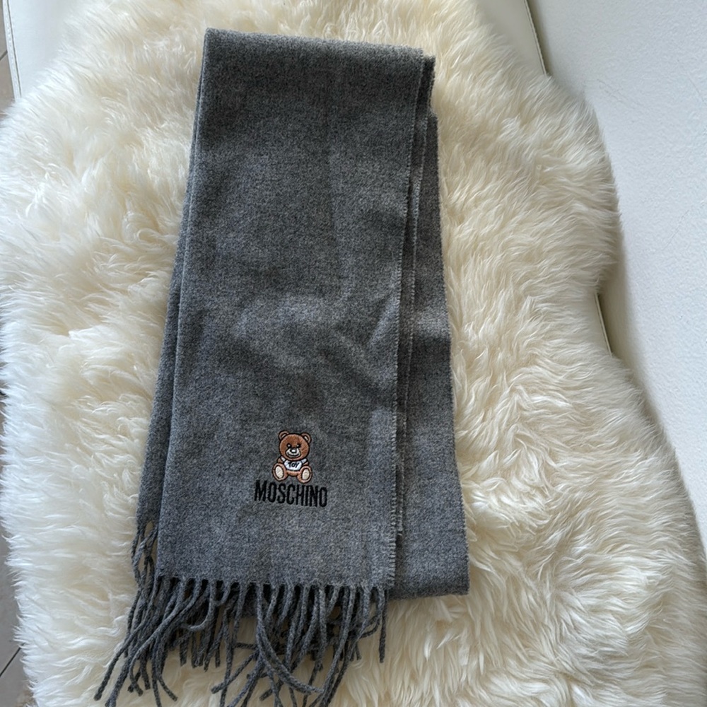 Moschino Wool Fringe Grey Scarf in excellent condition
